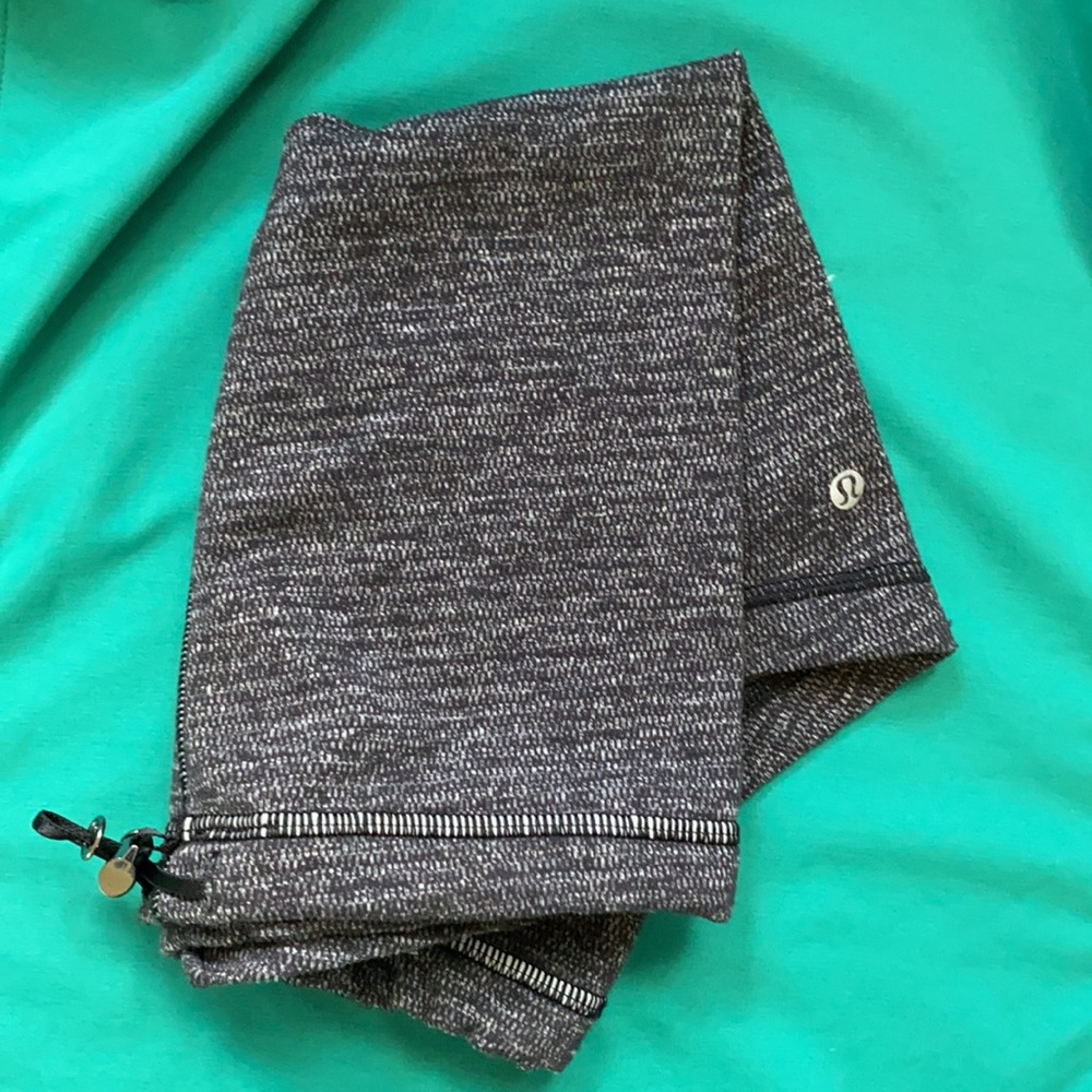 Lululemon Run N Done neck warmer